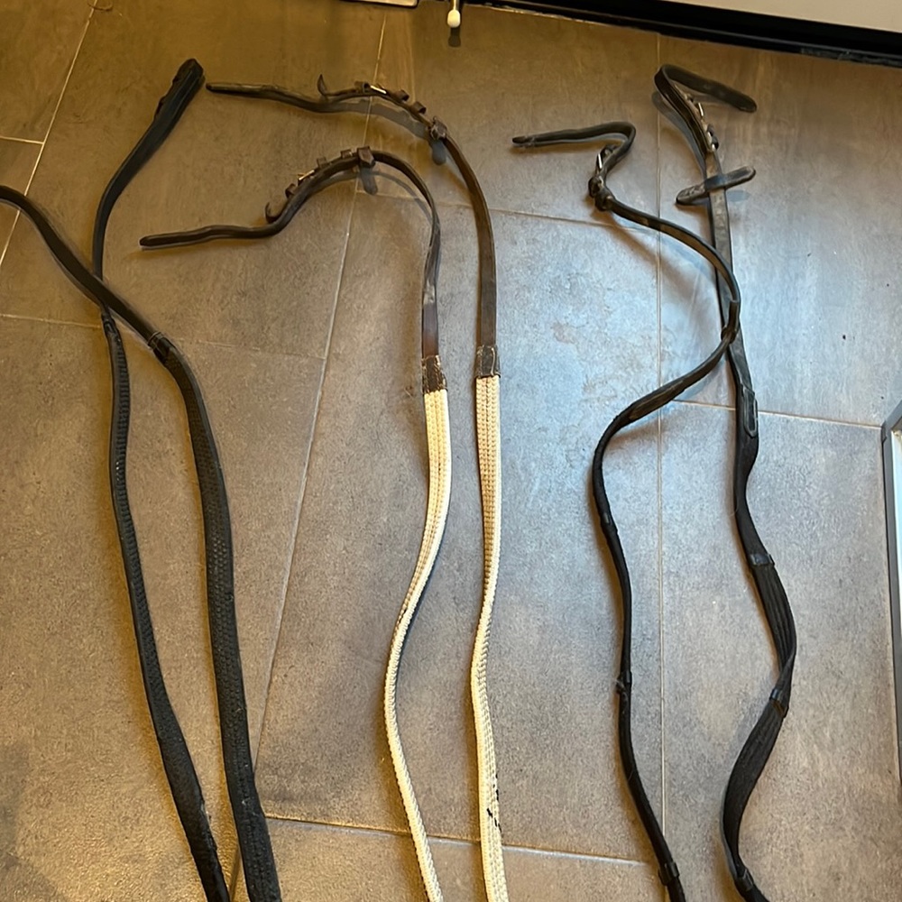 Lot of 3 horse reins